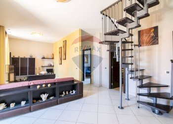 Scale - Villa VIA MARIO GIUSTI
 
10, Pedara - foto 10