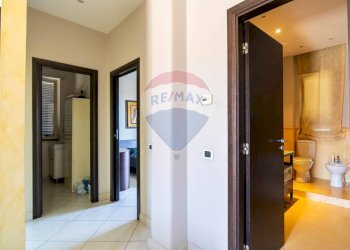 Hall / corridoio - Villa VIA MARIO GIUSTI
 
10, Pedara - foto 13