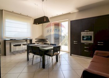 Sala da pranzo - Villa VIA MARIO GIUSTI
 
10, Pedara - foto 21