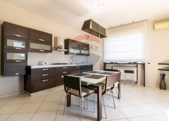 Cucina - Villa VIA MARIO GIUSTI
 
10, Pedara - foto 22