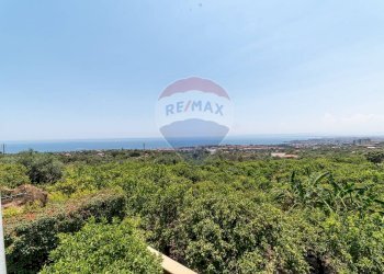 Vista delle montagne - Villa Via Gallinaro
 
34, Aci Castello - foto 13