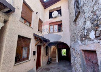 Edificio all\'aperto - Casa semi indipendente Endine Gaiano - foto 1