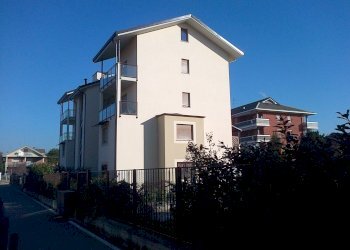 Foto 2 - Box via Bianca Gerardi
 
1, Ciriè - foto 2