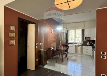 Sala da pranzo - Trilocale via della VIttoria
 
11, Viganò - foto 2