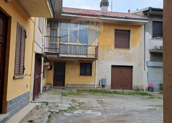 Edificio all\'aperto - Casa semi indipendente Piazza Roma
 
30, Busnago - foto 13