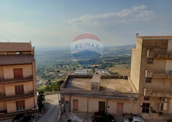 Edificio all\'aperto - Appartamento via Gulfi
 
176, Chiaramonte Gulfi - foto 32