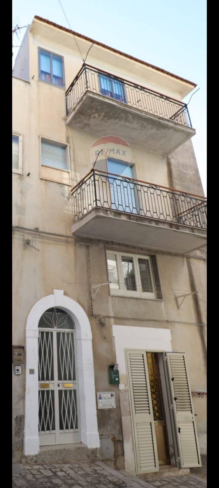 Edificio all\'aperto - Casa semi indipendente Via Rapisardi
 
5-7, Scicli - foto 1