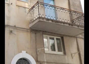 Edificio all\'aperto - Casa semi indipendente Via Rapisardi
 
5-7, Scicli - foto 1