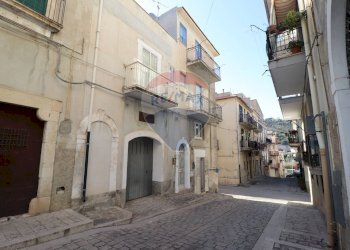 Edificio all\'aperto - Casa semi indipendente Via Rapisardi
 
5-7, Scicli - foto 24