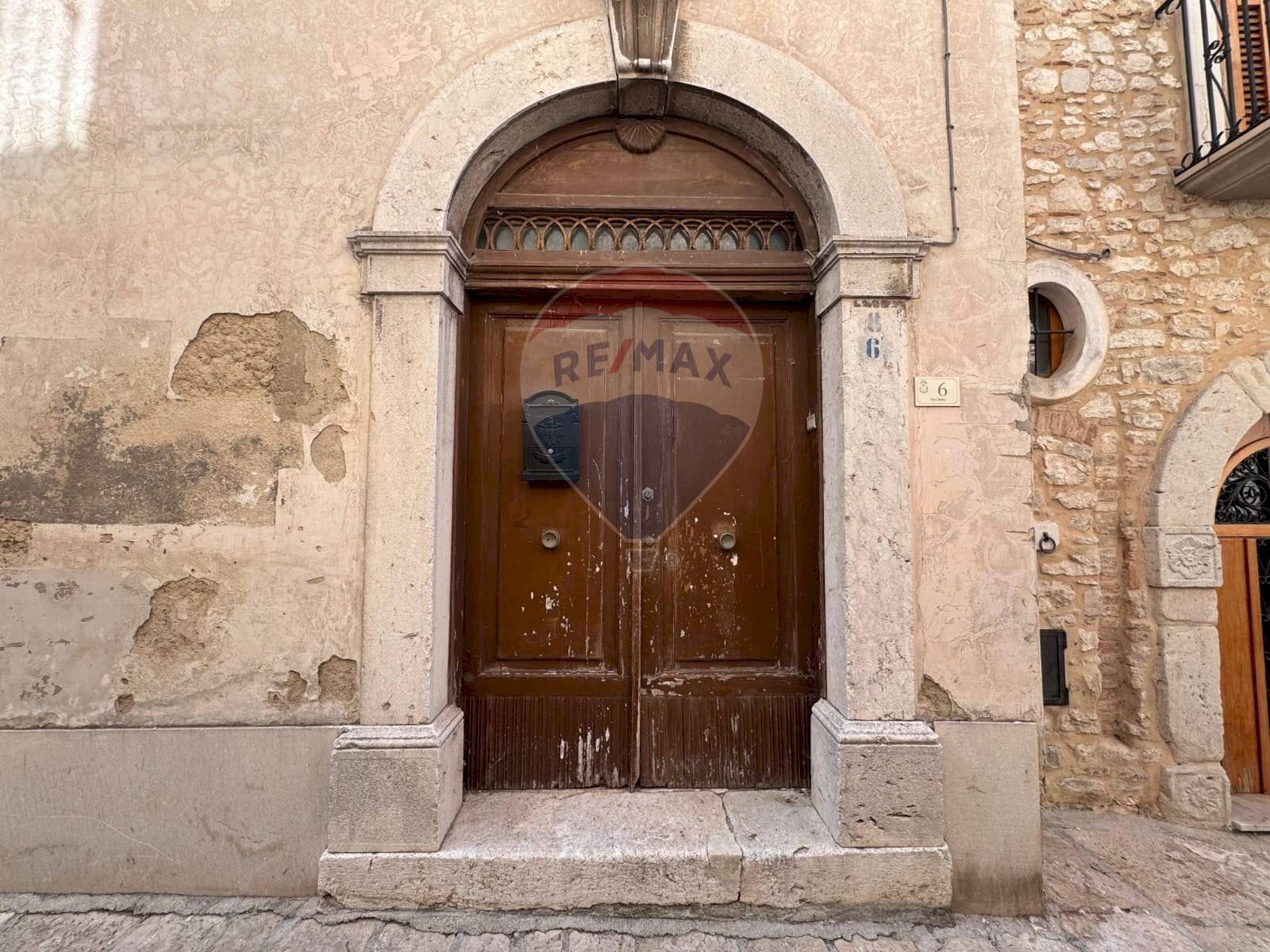 Edificio all\'aperto - Semi-detached house via Chiesa
 
6/8, Ferrazzano - photo 1