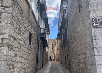 Edificio all\'aperto - Semi-detached house via Chiesa
 
6/8, Ferrazzano - photo 8