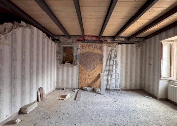 Stanza vuota - Semi-detached house via Chiesa
 
6/8, Ferrazzano - photo 15