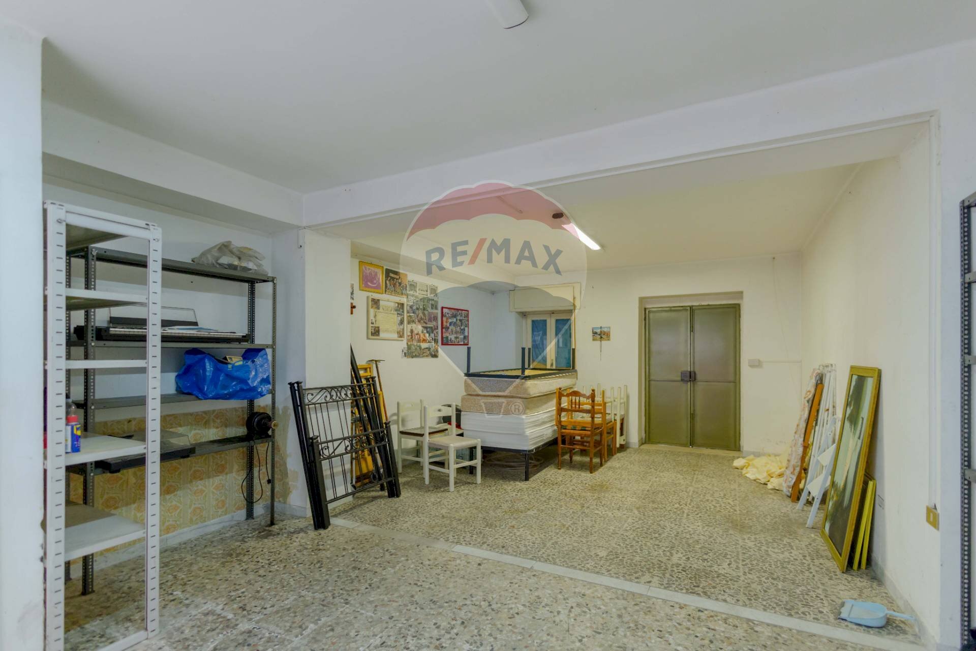 Soggiorno - Box Via Antonio Cantore
 
49, Martina Franca - foto 3