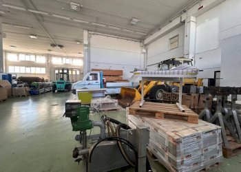 Interno non residenziale - Capannone via Maestri del Lavoro, 24, frazione Madonna dell'Olmo, Cuneo - foto 6