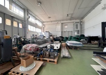 Interno non residenziale - Capannone via Maestri del Lavoro, 24, frazione Madonna dell'Olmo, Cuneo - foto 9