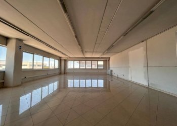 Interno non residenziale - Capannone via Maestri del Lavoro, 24, frazione Madonna dell'Olmo, Cuneo - foto 14