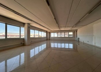 Interno non residenziale - Capannone via Maestri del Lavoro, 24, frazione Madonna dell'Olmo, Cuneo - foto 15