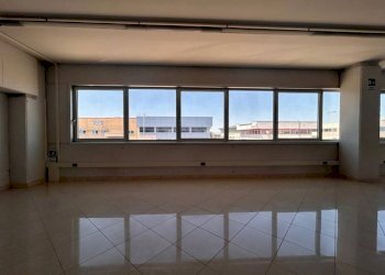 Interno non residenziale - Capannone via Maestri del Lavoro, 24, frazione Madonna dell'Olmo, Cuneo - foto 16