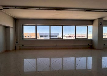 Interno non residenziale - Capannone via Maestri del Lavoro, 24, frazione Madonna dell'Olmo, Cuneo - foto 17