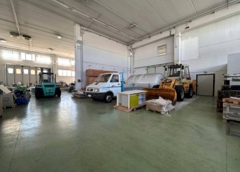Interno non residenziale - Capannone via Maestri del Lavoro, 24, frazione Madonna dell'Olmo, Cuneo - foto 19