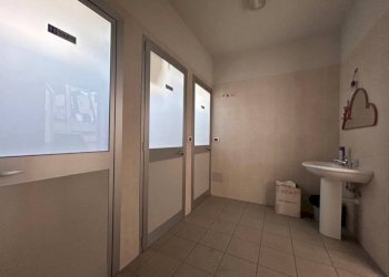 Interno non residenziale - Capannone via Maestri del Lavoro, 24, frazione Madonna dell'Olmo, Cuneo - foto 24