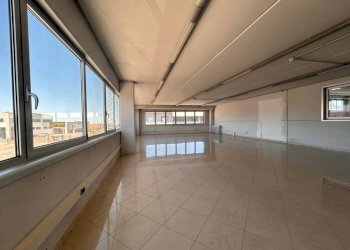 Interno non residenziale - Capannone via Maestri del Lavoro, 24, frazione Madonna dell'Olmo, Cuneo - foto 27