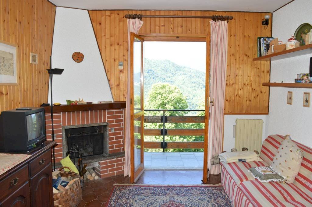 Soggiorno - Four-room apartment via Sant'Anna, 26, Roburent - photo 2