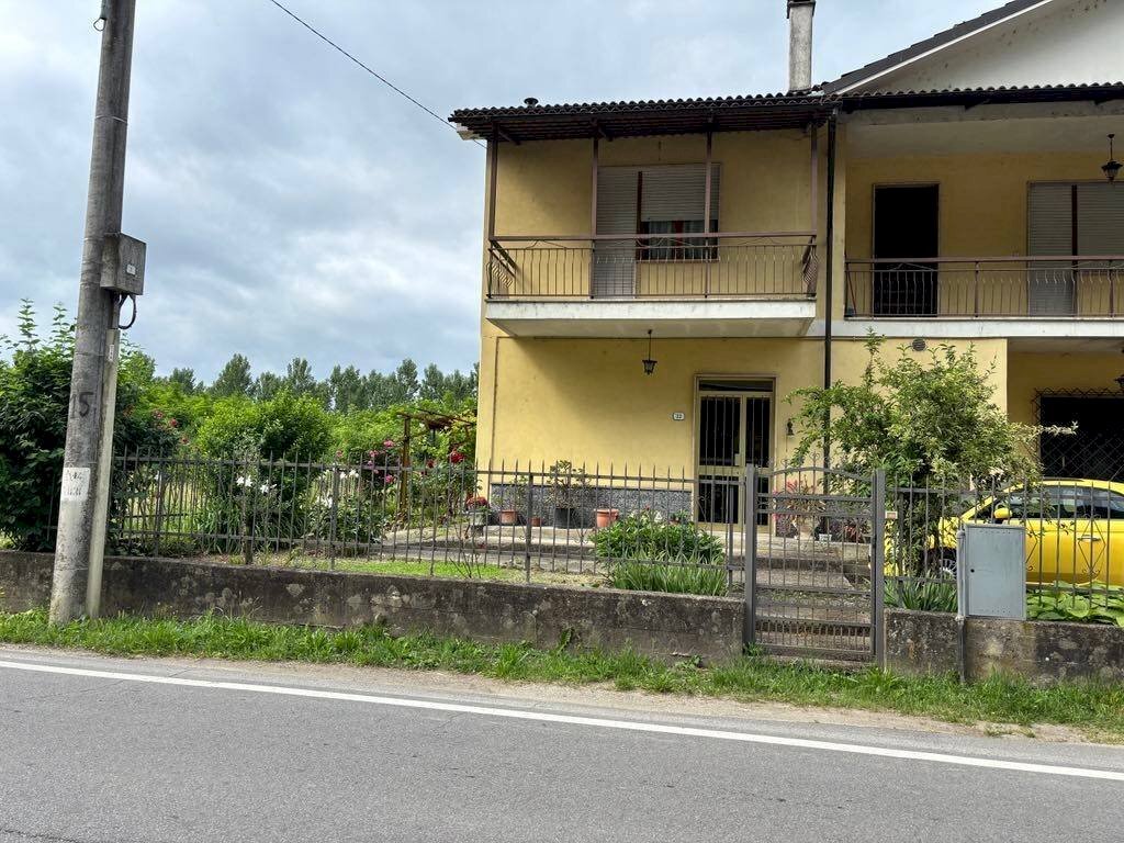 Facciata - Villa via Giovan Battista Scapaccino, Incisa Scapaccino - foto 2