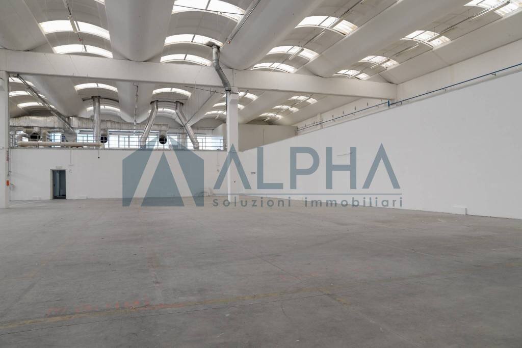 Interno non residenziale - Capannone via Innocenzo Golfarelli, Forlì - foto 3