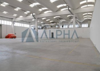 Interno non residenziale - Capannone via Innocenzo Golfarelli, Forlì - foto 7