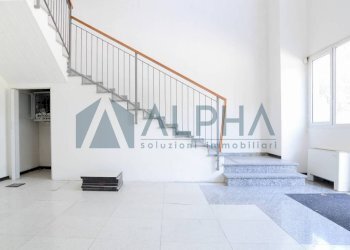 Interno palazzo - Capannone via Innocenzo Golfarelli, Forlì - foto 12