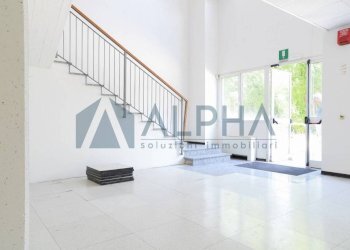 Interno palazzo - Capannone via Innocenzo Golfarelli, Forlì - foto 13