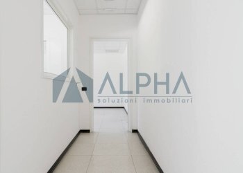 Corridoio - Capannone via Innocenzo Golfarelli, Forlì - foto 14