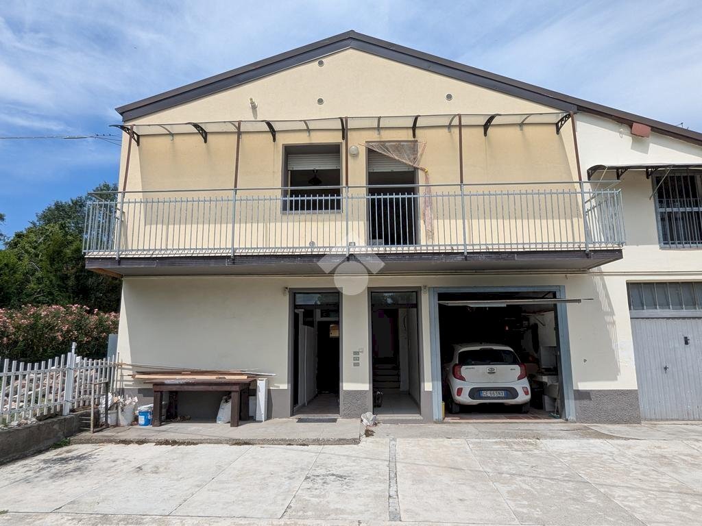 Casa semi indipendente via Boito, Campegine - foto 1