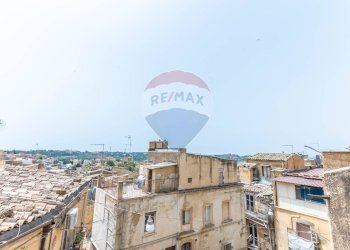 Edificio all\'aperto - Trilocale Caltagirone - foto 1