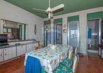 Sala da pranzo - Appartamento Viale Regina Margherita
 
36, Vizzini - foto 8