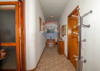 Hall / corridoio - Appartamento Viale Regina Margherita
 
36, Vizzini - foto 11