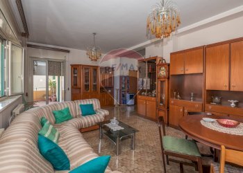 Sala da pranzo - Appartamento Viale Regina Margherita
 
36, Vizzini - foto 14