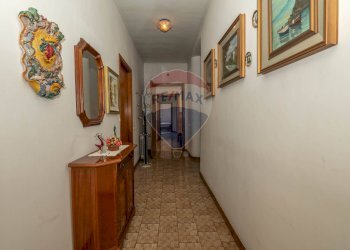 Hall / corridoio - Appartamento Viale Regina Margherita
 
36, Vizzini - foto 26