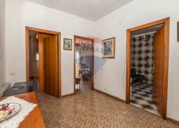 Hall / corridoio - Appartamento Viale Regina Margherita
 
36, Vizzini - foto 27