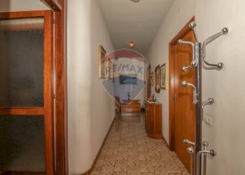 Hall / corridoio - Appartamento Viale Regina Margherita
 
36, Vizzini - foto 38