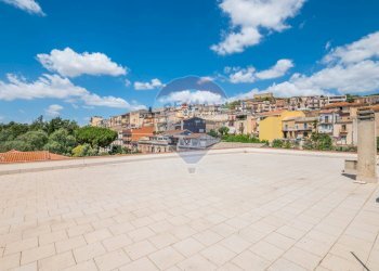 Vista delle montagne - Appartamento Viale Regina Margherita
 
36, Vizzini - foto 50