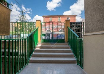 Scale - Appartamento Viale Regina Margherita
 
36, Vizzini - foto 4