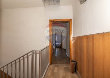 Hall / corridoio - Appartamento Viale Regina Margherita
 
36, Vizzini - foto 7