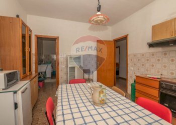 Sala da pranzo - Appartamento Viale Regina Margherita
 
36, Vizzini - foto 22