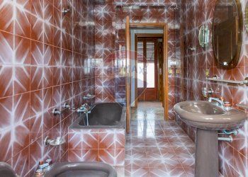 Bagno - Independent house Via Alessandro Volta
 
64, Santa Venerina - photo 26