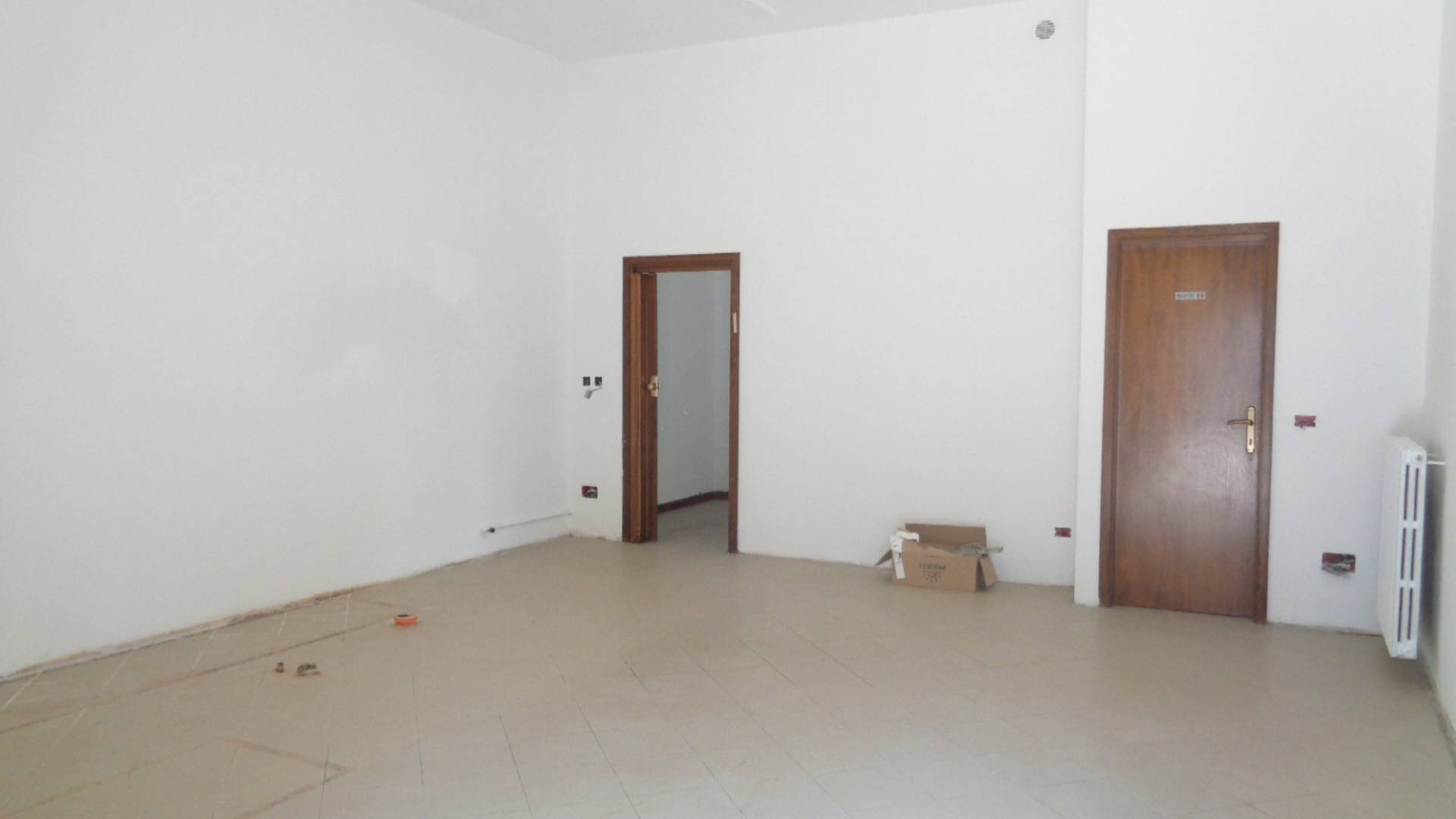 Foto 3 - Locale Commerciale Via Vasco Zappaterra, Ferrara - foto 2