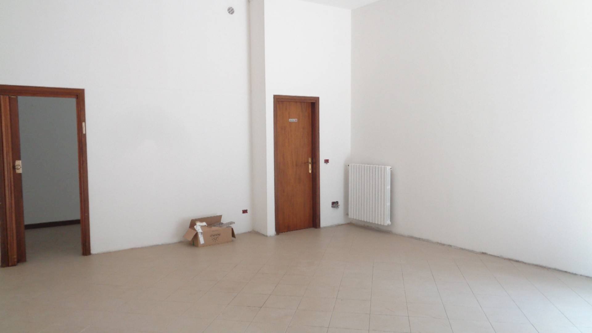 Foto 4 - Locale Commerciale Via Vasco Zappaterra, Ferrara - foto 3