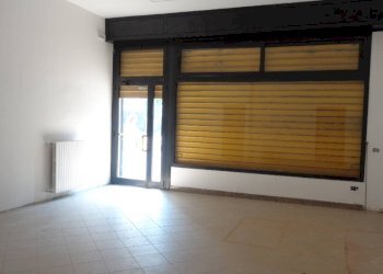 Foto 1 - Locale Commerciale Via Vasco Zappaterra, Ferrara - foto 1