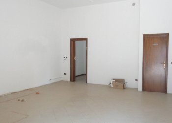 Foto 3 - Locale Commerciale Via Vasco Zappaterra, Ferrara - foto 2